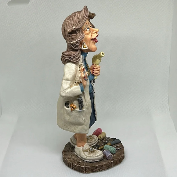 Doug Harris “Just A Trim” Hairdresser Figurine #13192 Russ Berrie ~ 7.2 inches - Picture 2 of 5